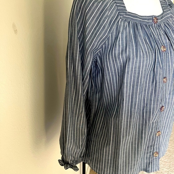 Wonder Nation Junior’s Grey and White stripes button front blouse, Size XXL (18) - Picture 4 of 8